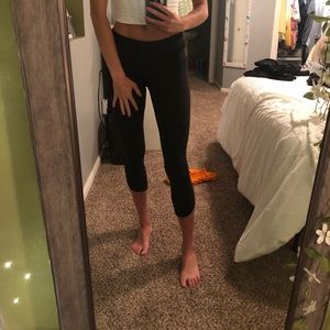 cropped black lululemon pants